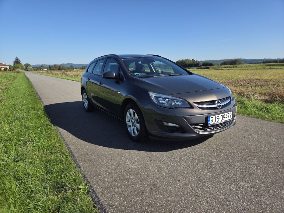 Opel Astra J 2016r. 1.6cdti 136km stan bdb