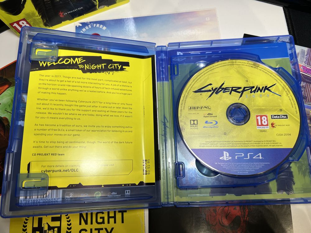 Data disc + Zestaw Dodatków Cyberpunk PS4: Mapa, Karty, Inne