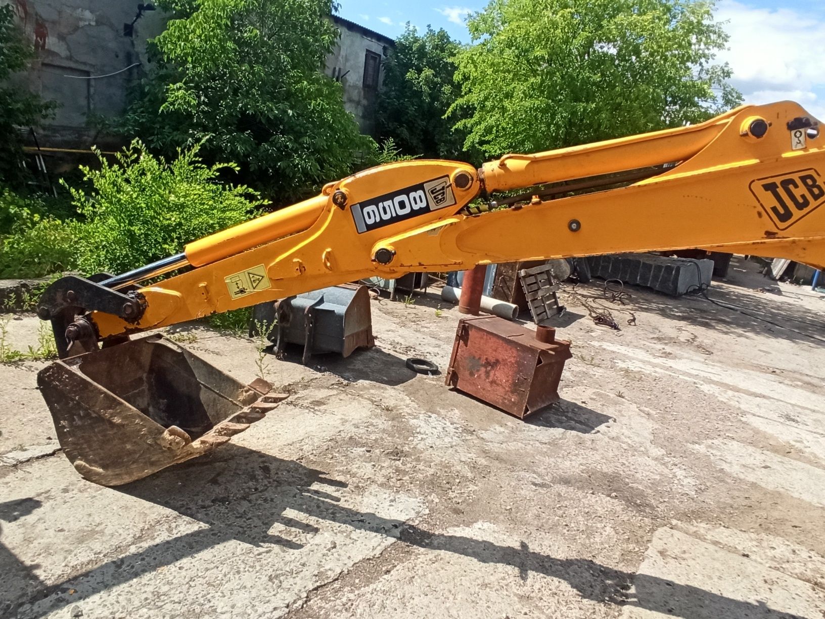 Экскаватор jcb8056