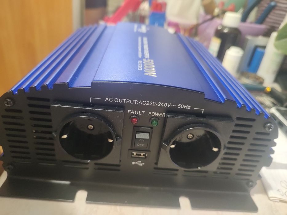 Продам инвертор 12 /5000Wt