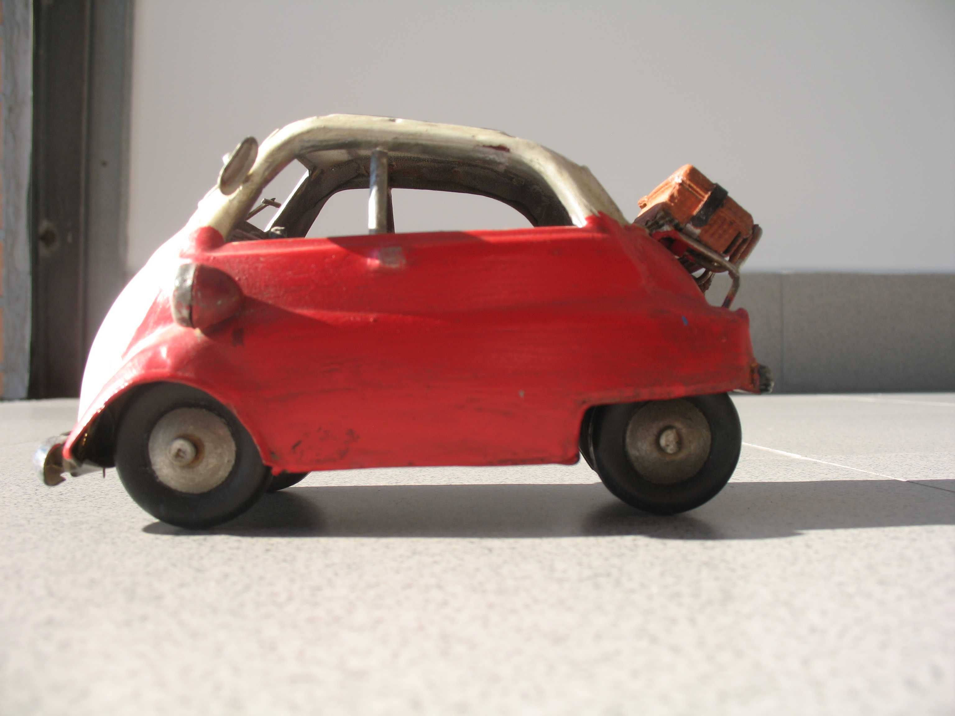 BMW Isetta em chapa para decoração