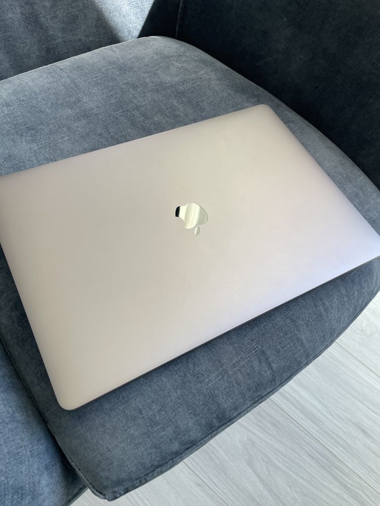 MacBook Pro 15 2019 Space Gray + нова батарея!
