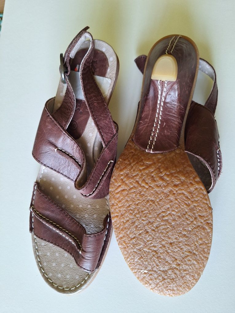 Sandały Kickers r 40