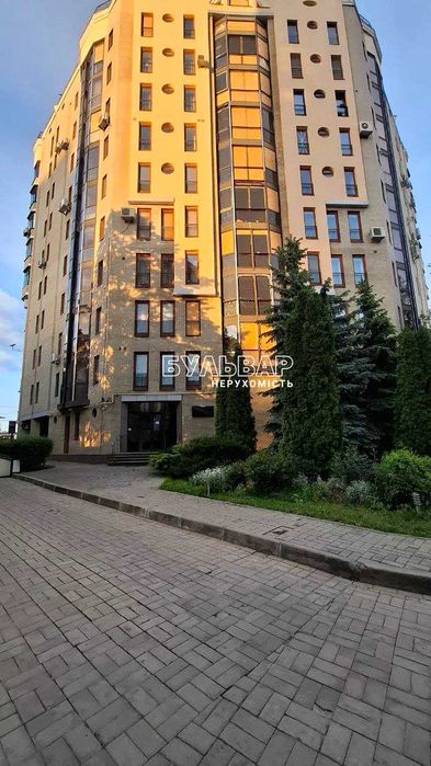 Сдам 4 к.кв  - 190 м2, Новострой, ЖК Азарин, Отакара Яроша 16-Б