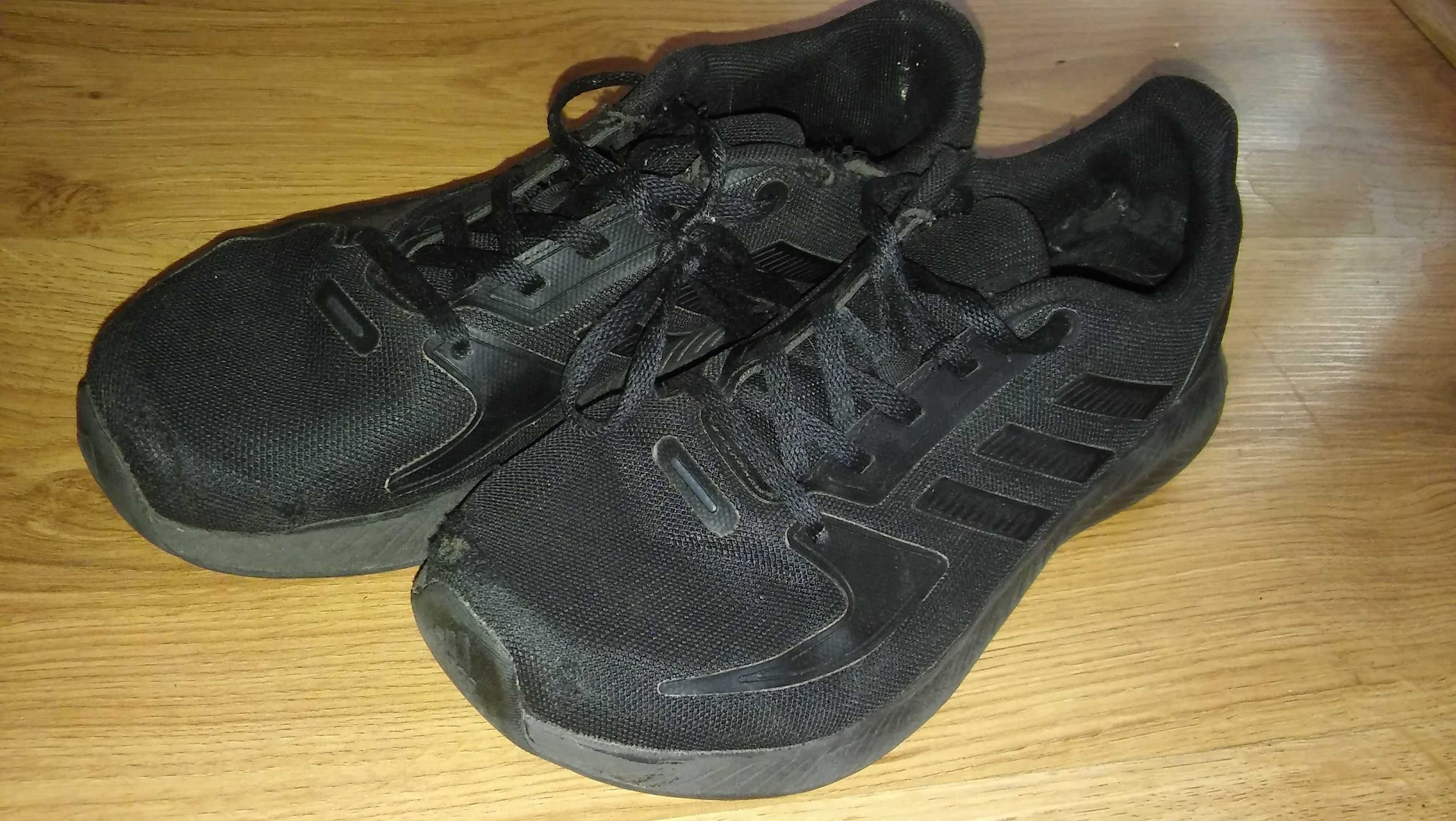 Buty biegowe marki Adidas, lekkie, wygodne, praktyczne, rozm 38-39