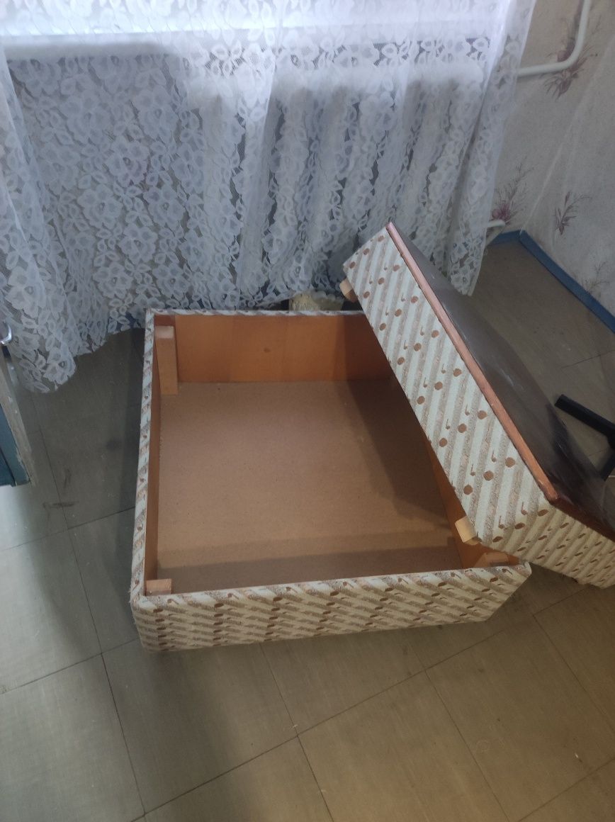 Диван ліжко + стіл
