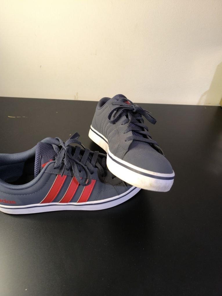 Sapatilhas adidas usadas mas em bom estado
