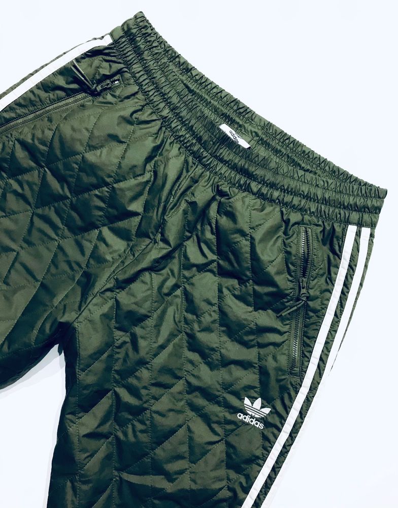 Pikowane sportowe Spodnie khaki Adidas Originals