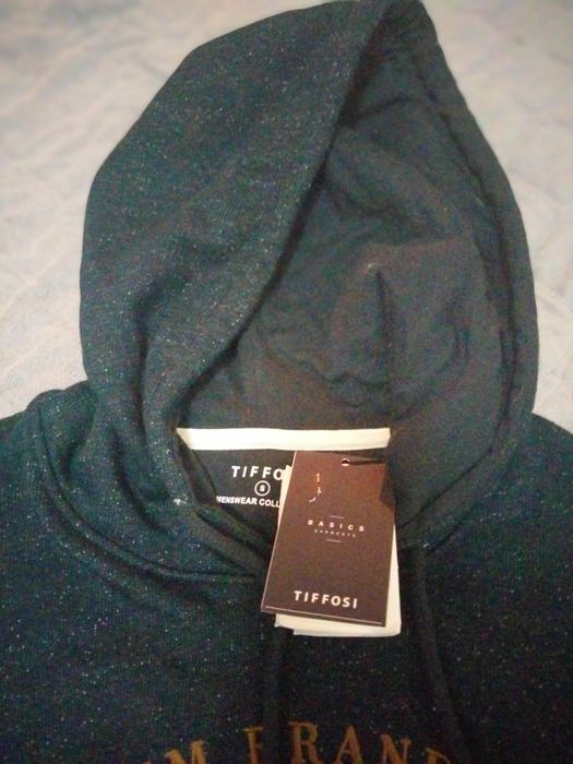Camisola hoodie Tiffosi Nova com etiqueta