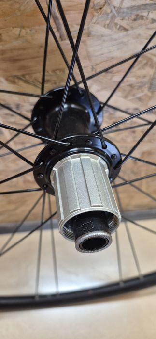 Koła.  Merida Expert Disc . Gravesa , szosa.