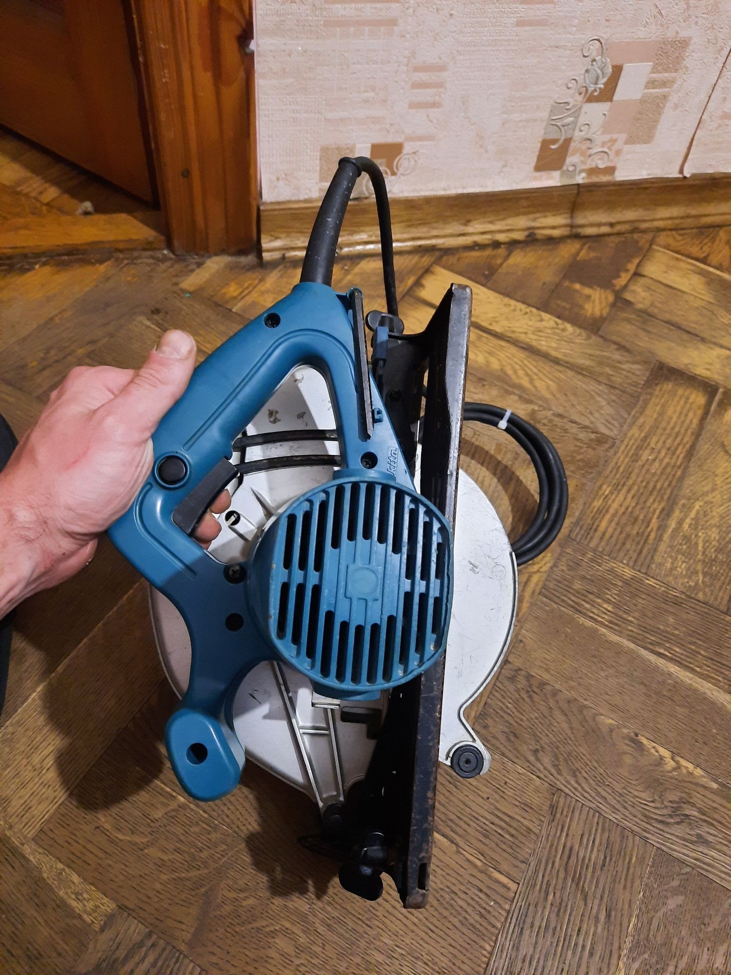 100% оригінал!!Дискова пила Makita 5704 R,1200вт,диск 190мм
