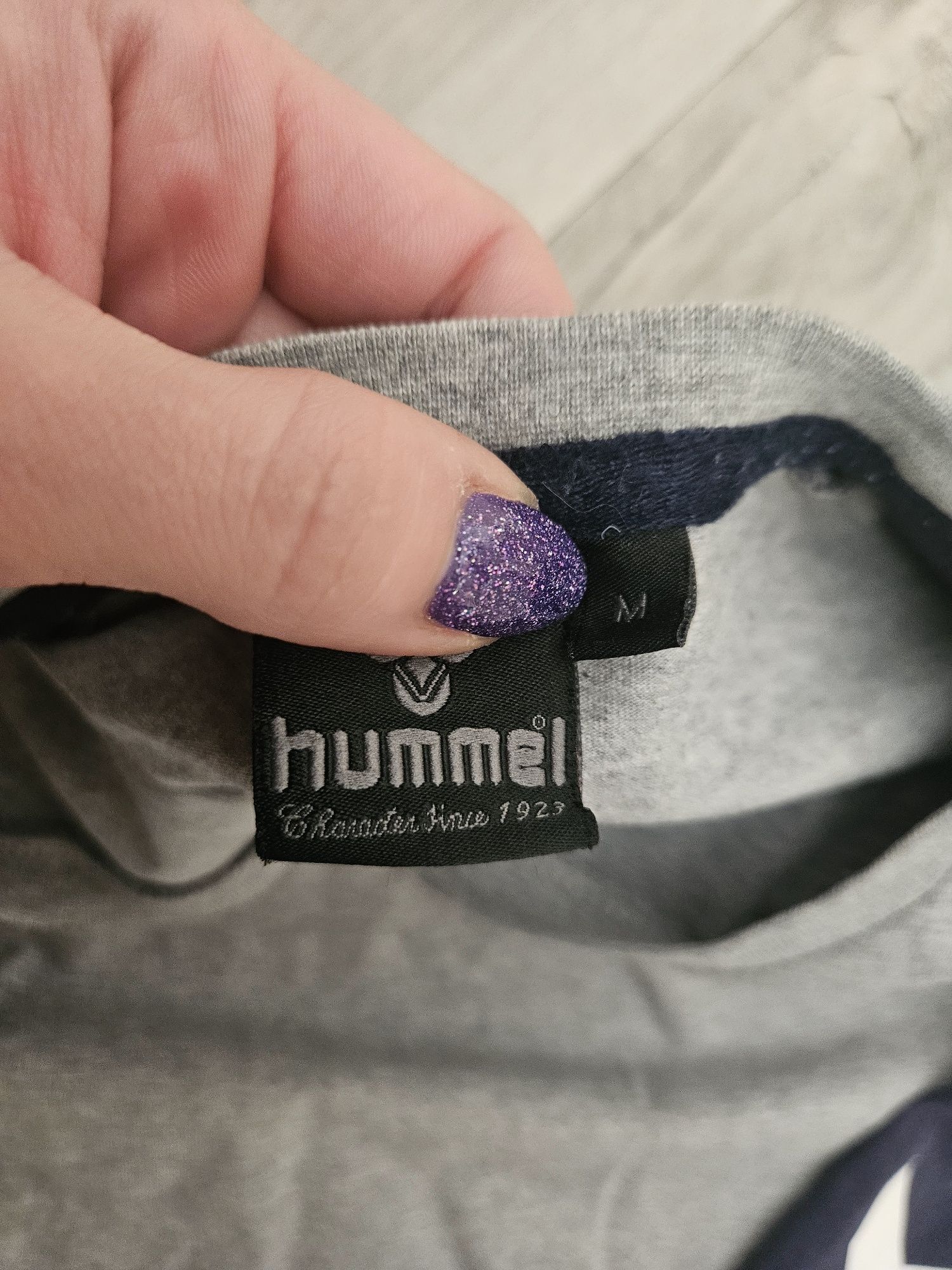 Męska bluzka Hummel.  Rozmiar M.