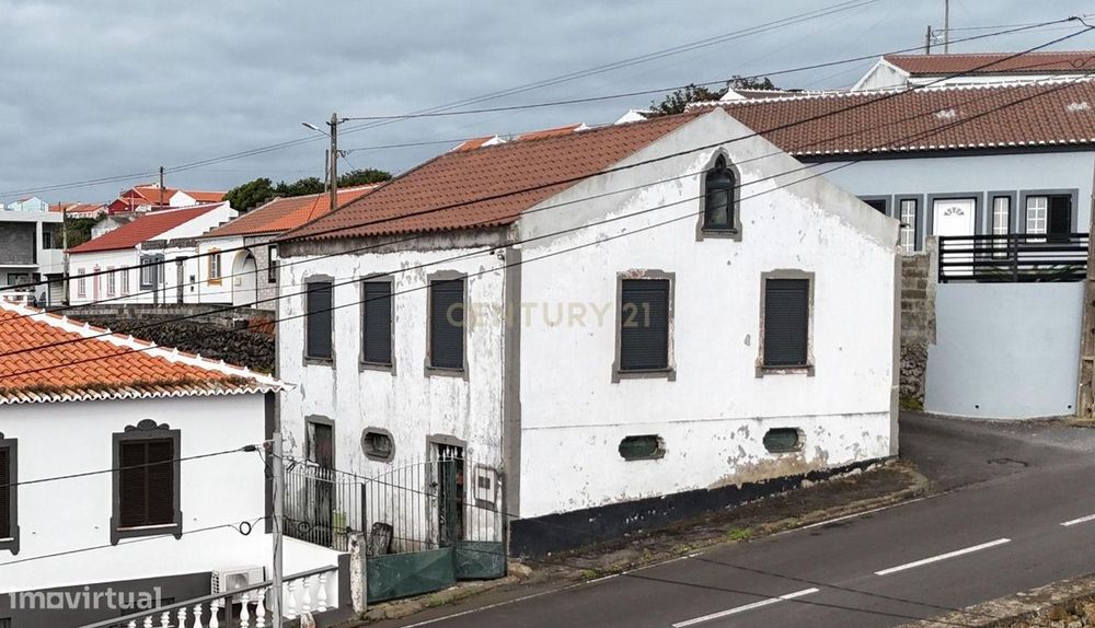 Moradia T2 em fase renovação em Porto Judeu, Ilha Terceira