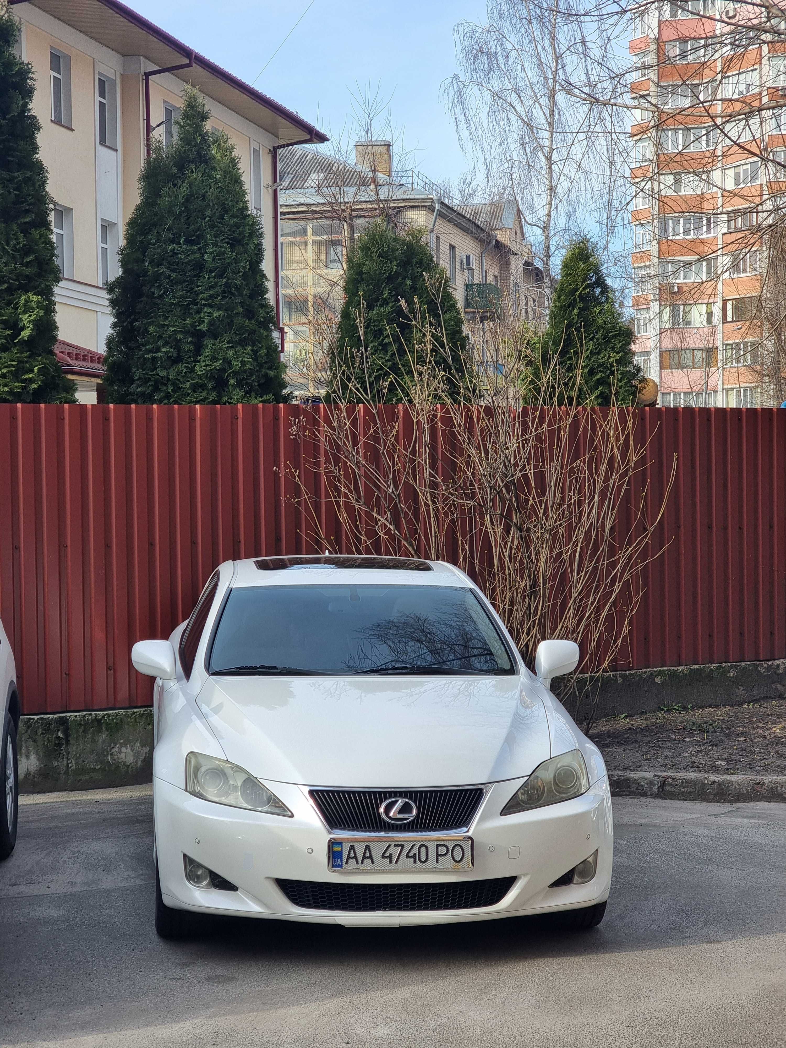 Продам авто Lexus is 250