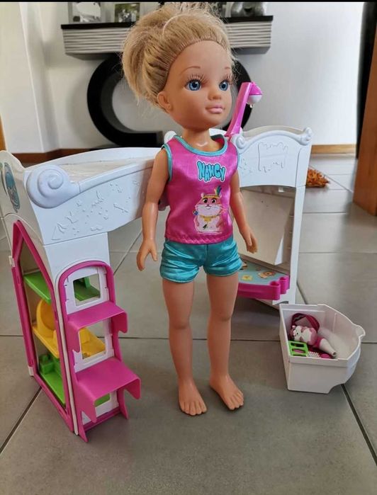 NANCY, um dia no quarto da Nancy
