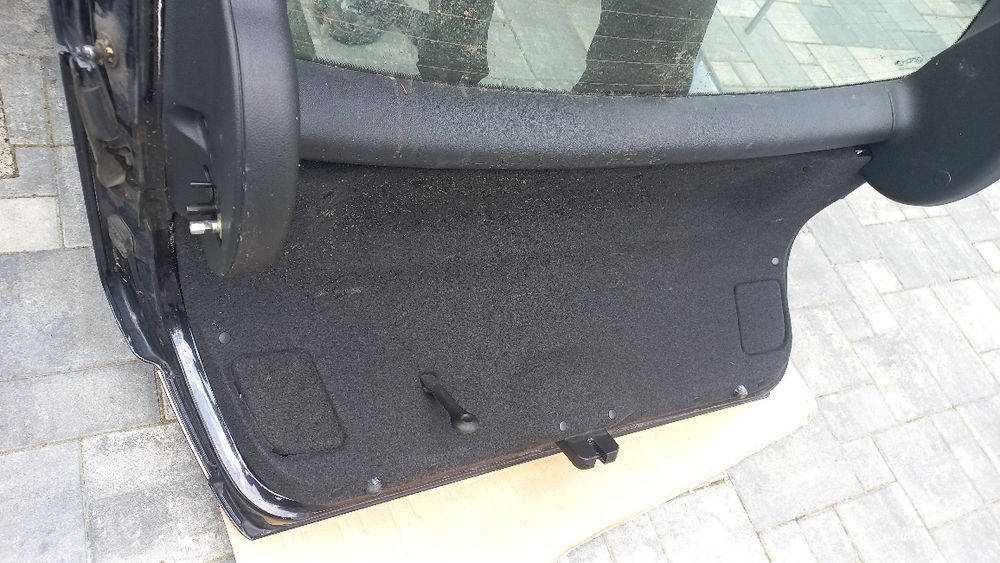 Skoda superb 2 klapa bagażnika czarna 9910 liftbeck