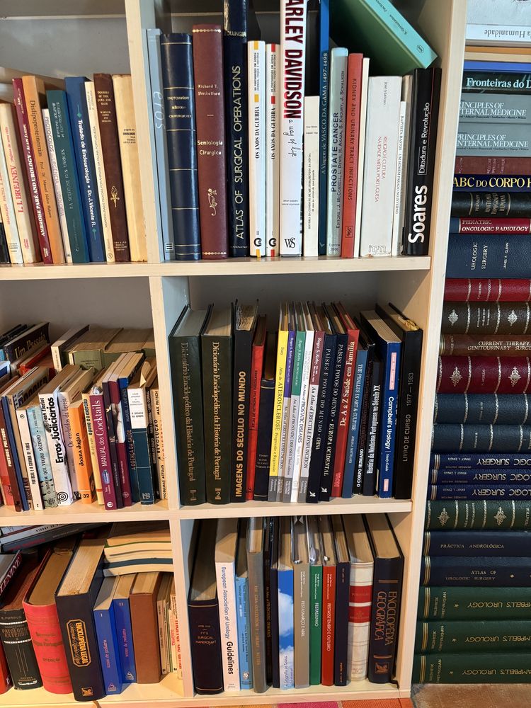 Livros de medicina e direito