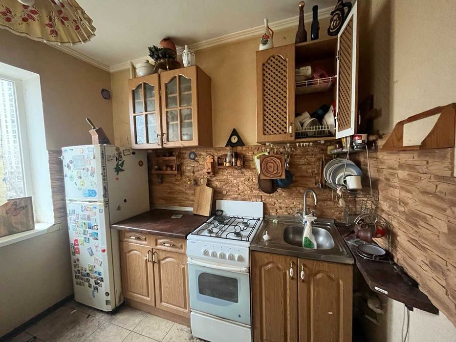 Здаємо 2-х кім. квартиру  біля метро Вирлиця. Вільна. Терміново!