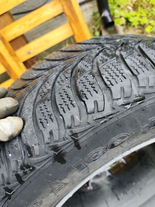 Зима шини 215/65 R16 Goodyear UltraGrip made Germany 6.5мм , Tiguan
