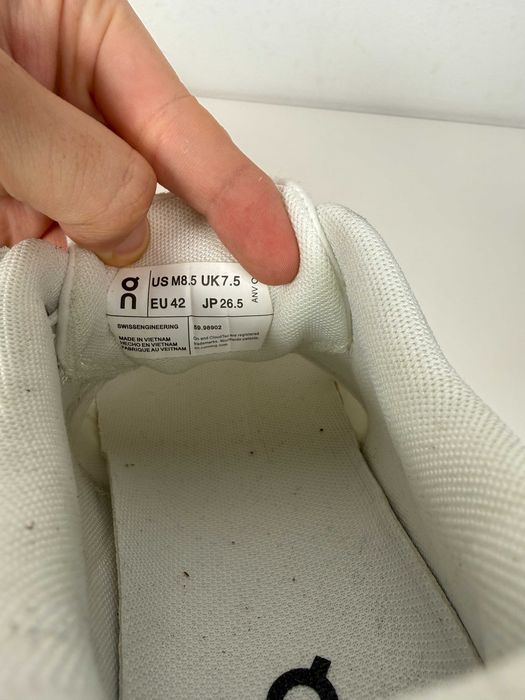 On Running Cloud białe r. 42 (Używane)