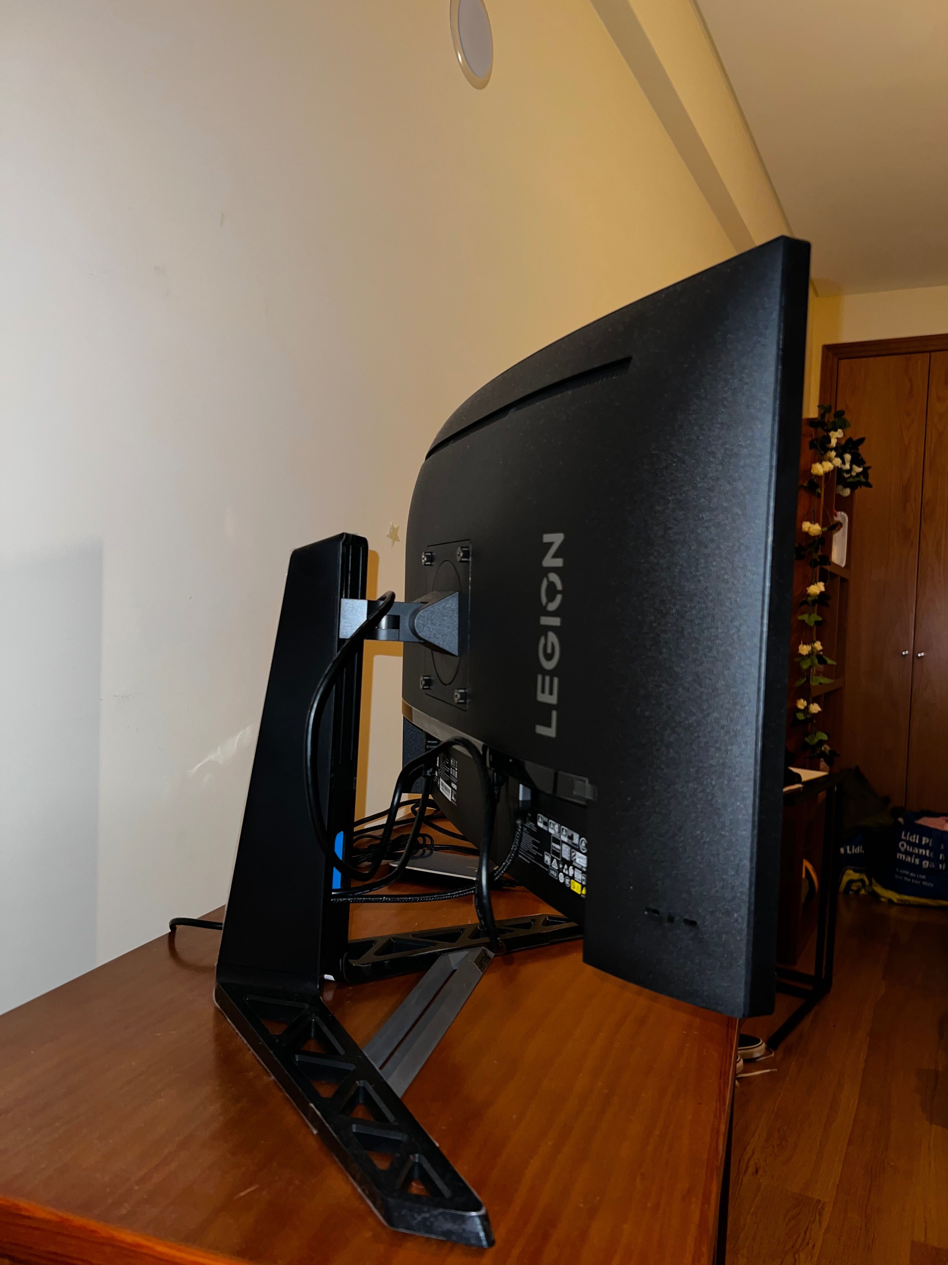 Monitor lenovo 27 polegadas 280hz FreeSyn/G-Sync