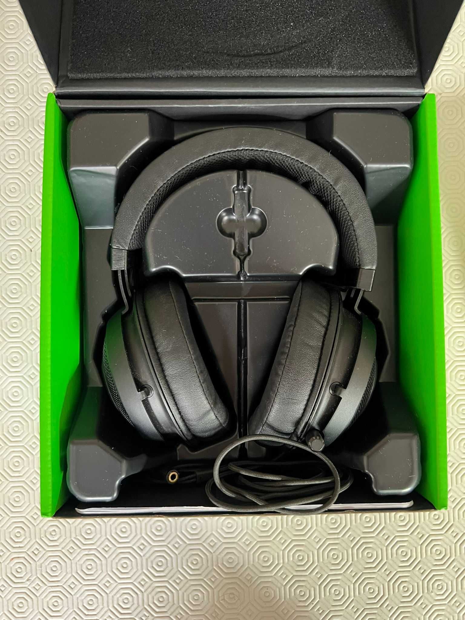 Pulsar X2 (RED LIMITED EDITION) + Razer Kraken 7.1 V2