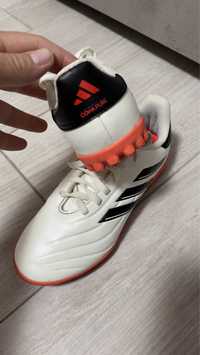 Кроссовки для футбола Adidas.34 размер.оригинал.Италия
