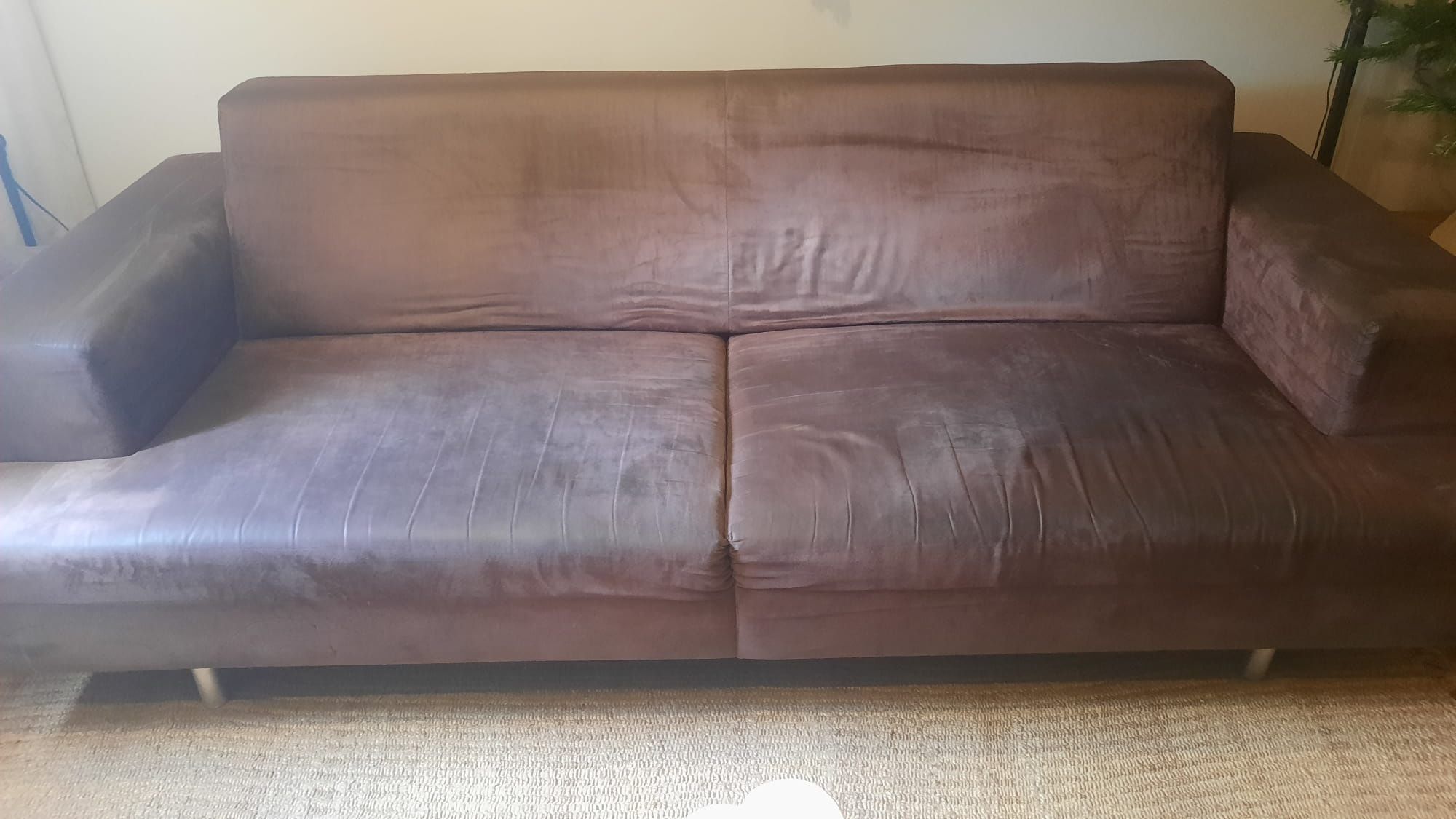 Sofa castanho usado