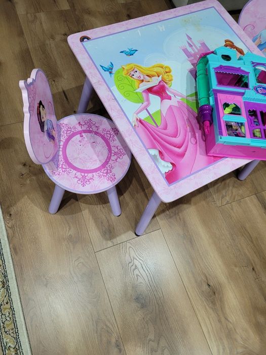 Stolik dla dziewczynki krzesełko drewniane