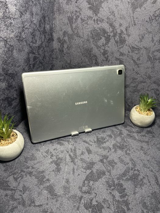 Планшет Samsung Galaxy Tab A7 32 GB у хорошому технічному стані!
