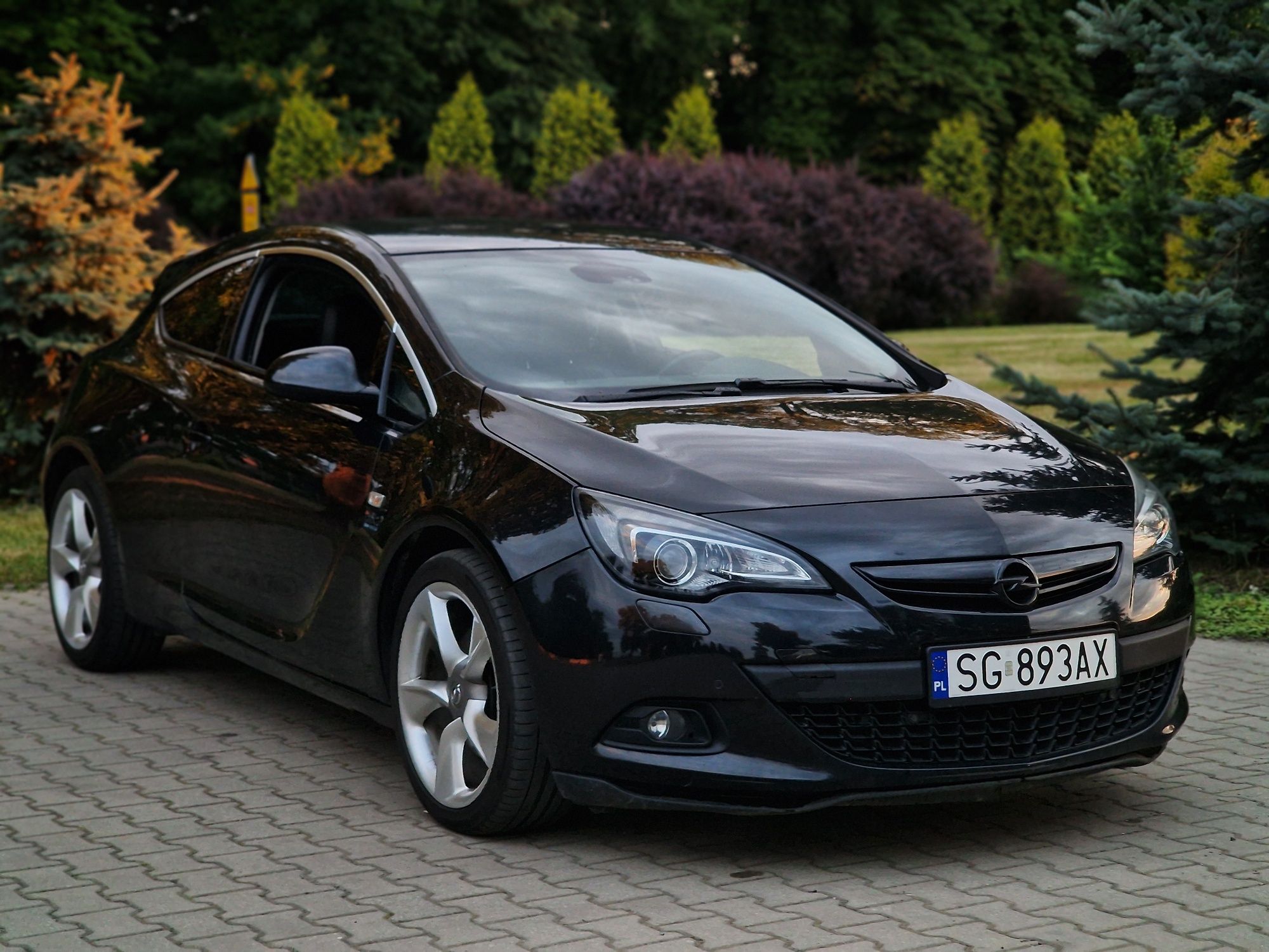 Opel Astra J GTC 2.0 CDTI
