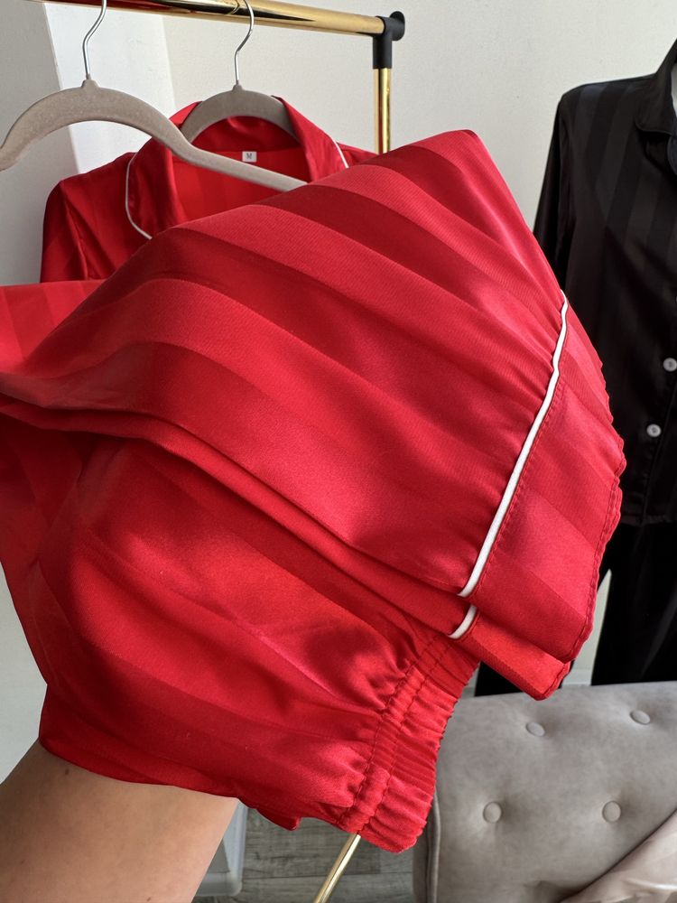 Пижама Victoria's Secret.Знижка на рожеву.Ціна актуальна,олх,накладний