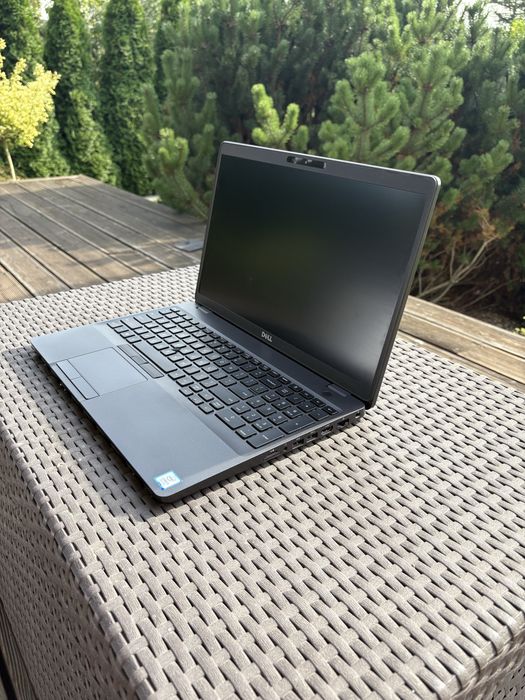 Dell Latitude 5500 – i5-8265U, 16GB RAM, 1TB NVMe SSD – IDEALNY