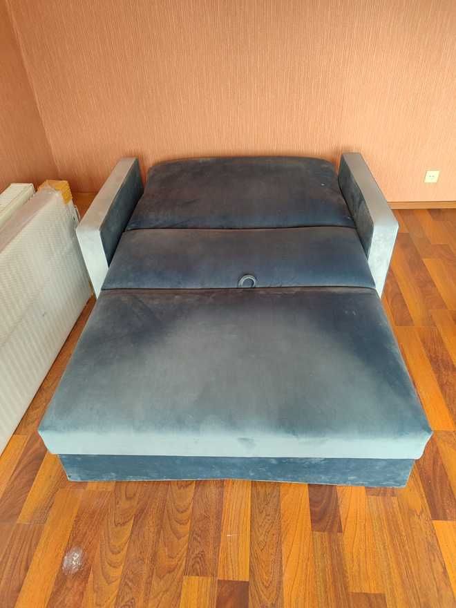 Sofa rozkładana z pojemnikiem na pościel (łóżko 120x190)