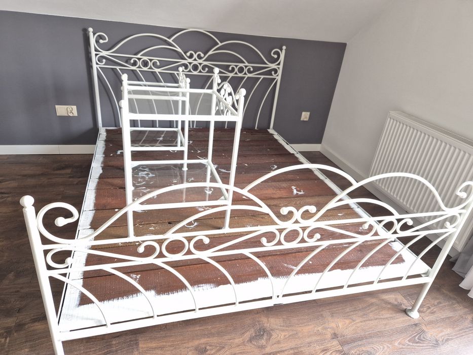Łóżko metalowe 160x200 i 2 stoliki nocne metaloplastyka.