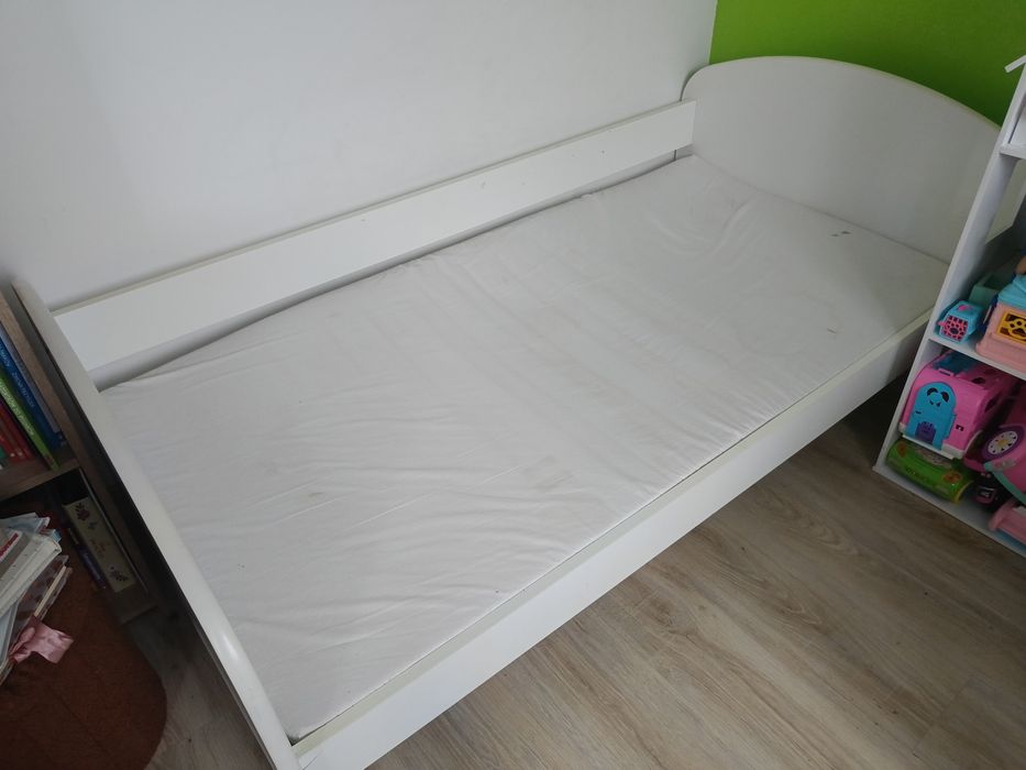 Łóżeczko dziecięce białe