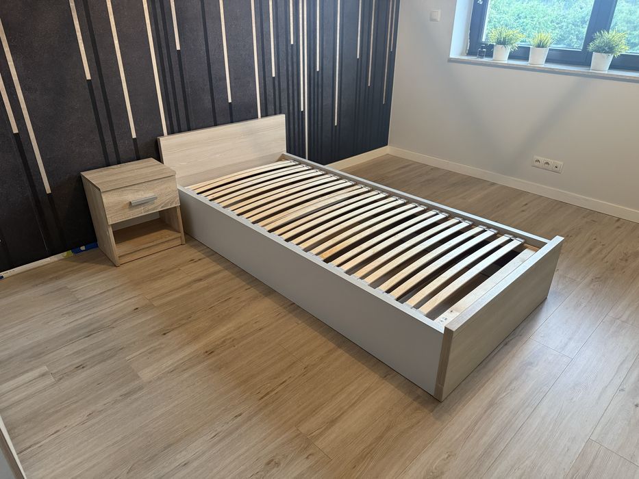 Łóżko ze stelazem i materacem 90x200 stan super