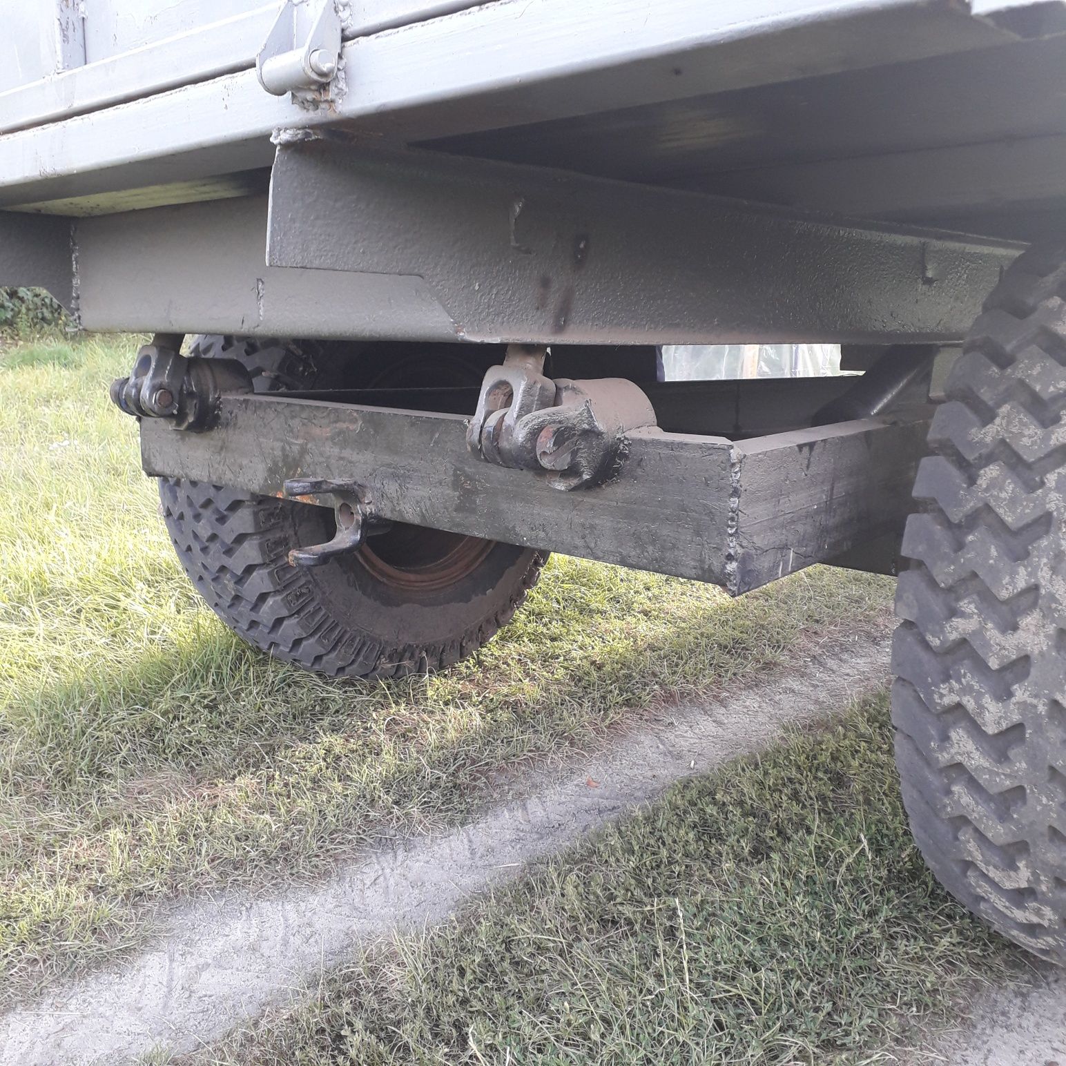 Тракторний причіп.