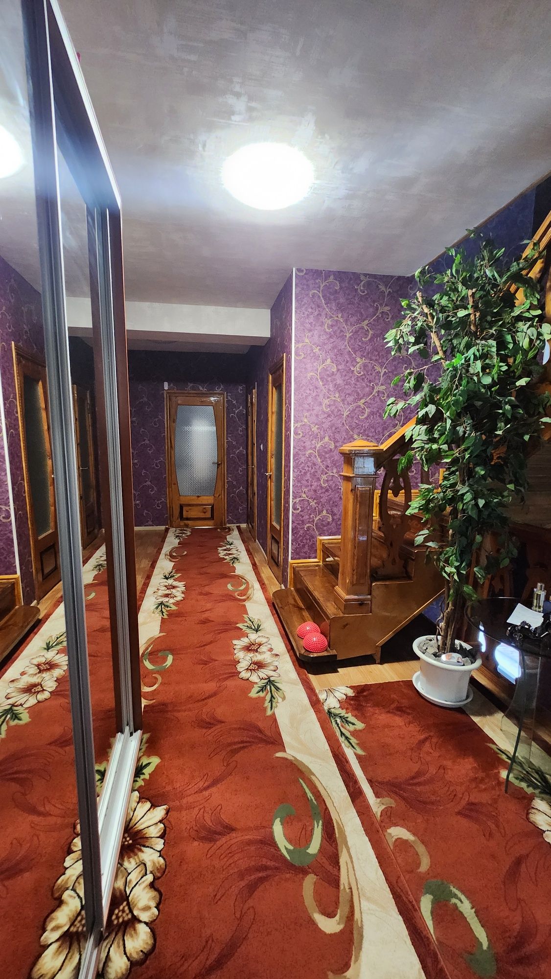 Продам дом.3 жилых этажа,230 кв.м.