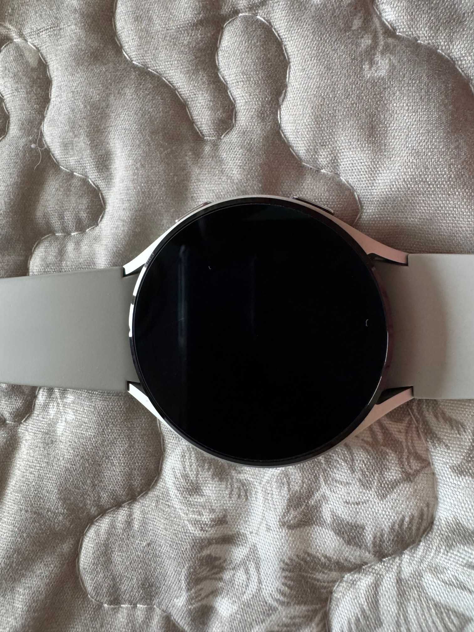 Samsung Galaxy Watch 4, 44mm Stan Idealny