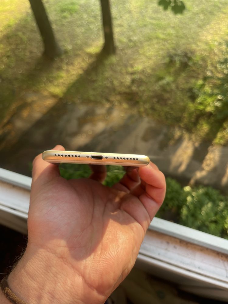 Продам Iphone 7 plus