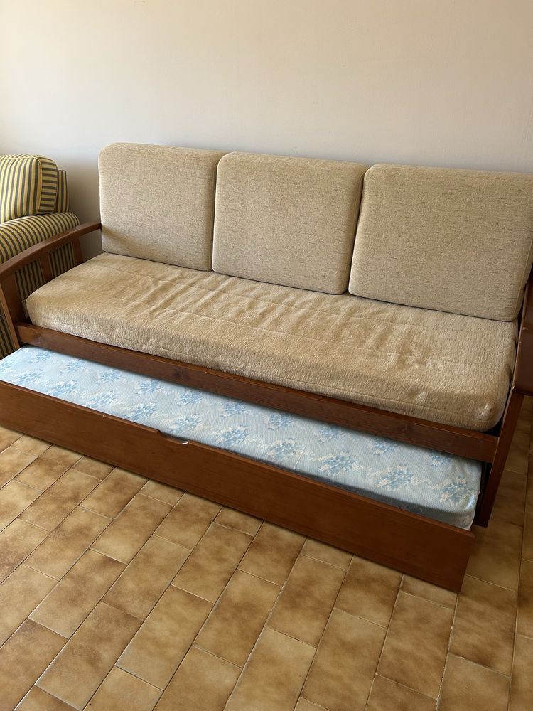 Sofá 3 lugares com cama