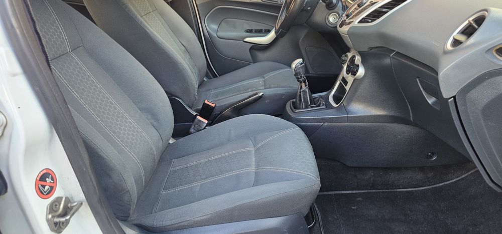 Ford fiesta 1.5 tdci como novo 11