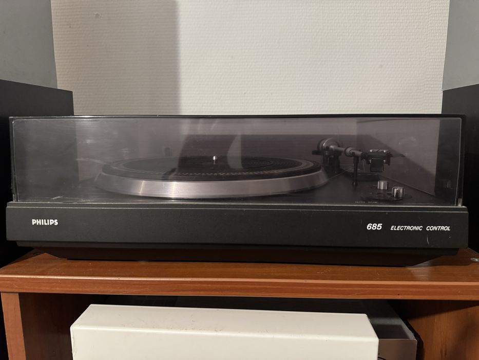 Gramofon Phillips 685 electronic control