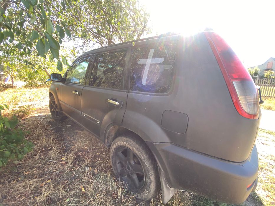 Продам машину nissan x trail 2003