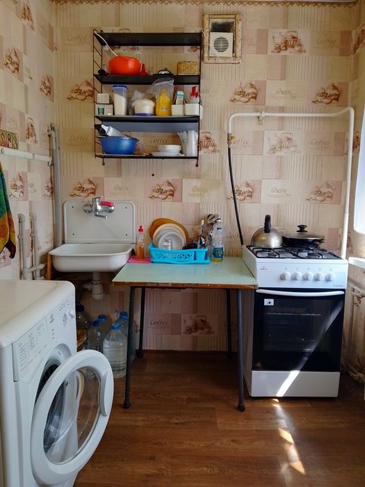 Подобово 1к  ,р-н критий ринок ,ТЦ Посад ,