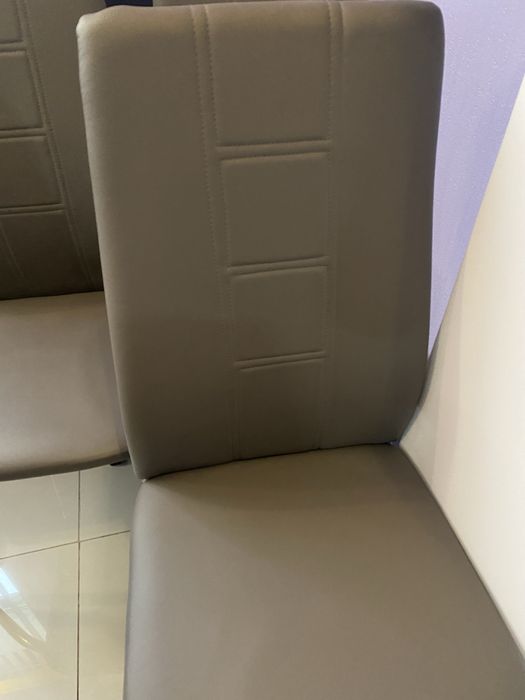 Продам стільці та стіл стільці шкіряні