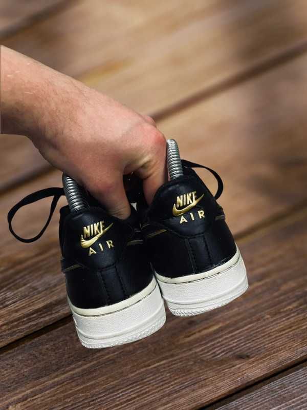 Buty Nike Air Force 1 Low czarne złote 35,5