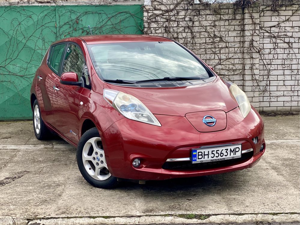 Продам Nissan Leaf