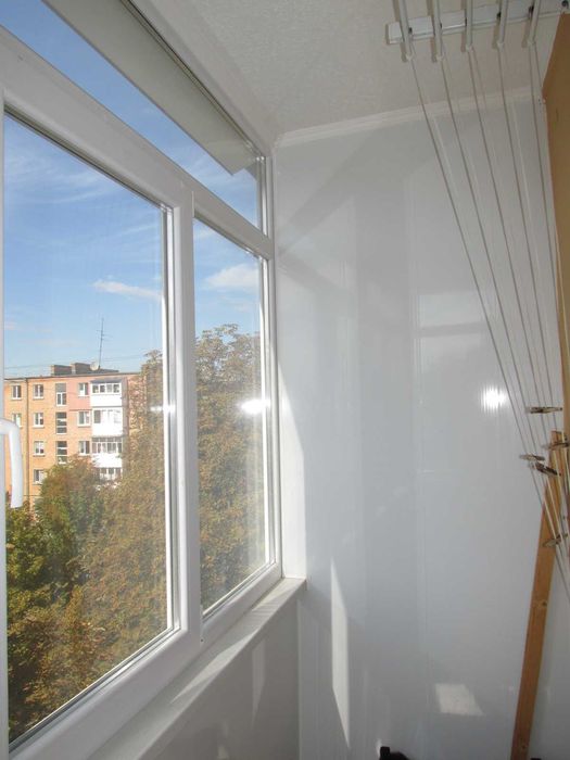 Продам 2 кім. квартиру по вул. Дніпровській (район ТЦ Грандплаза)